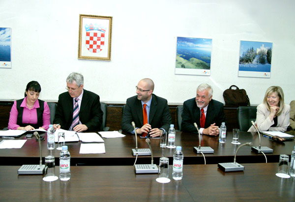 2011. 05. 10. - Deset zahtjeva u prvoj fazi nadmetanja za Zračnu luku Zagreb